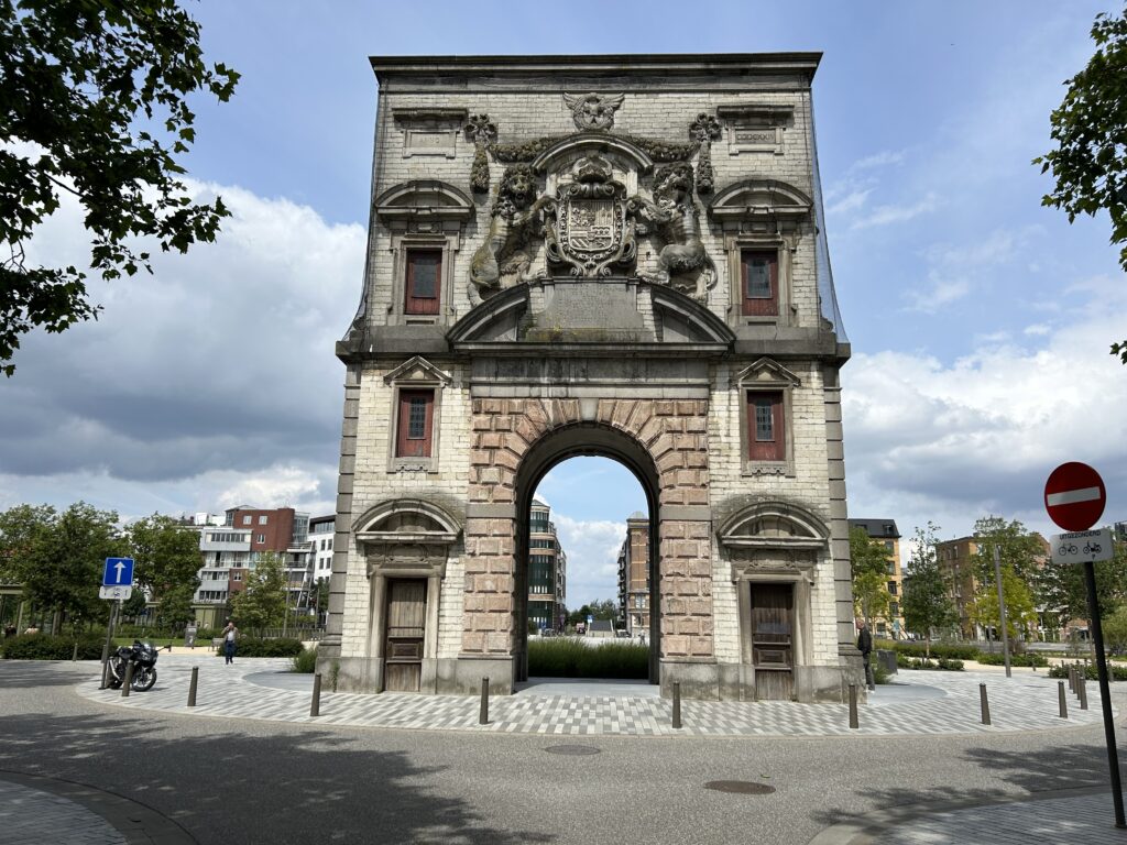 IMG